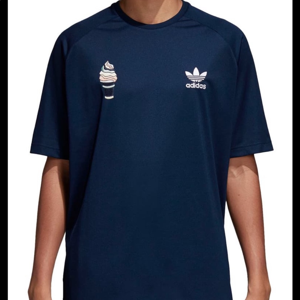 Adidas t
